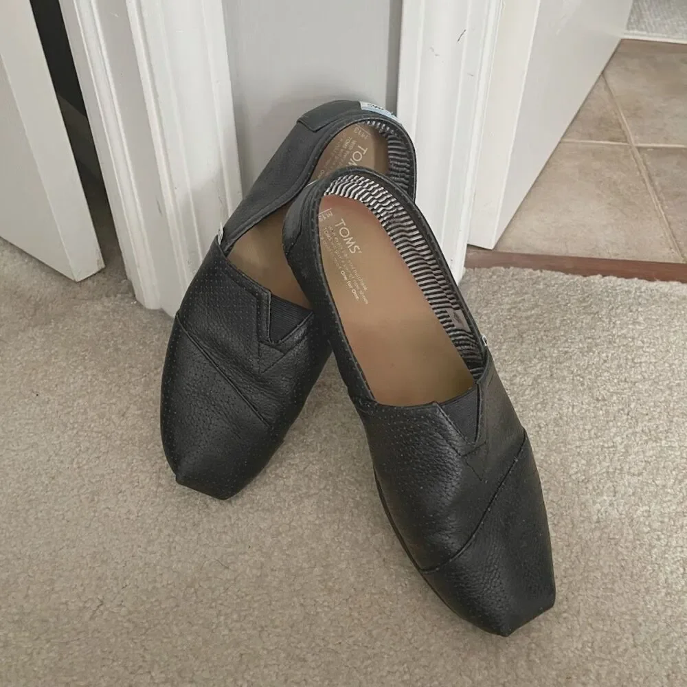 TOMS Classic Alpargata Slip On Genuine Leather Perforated Flat Driving Shoes